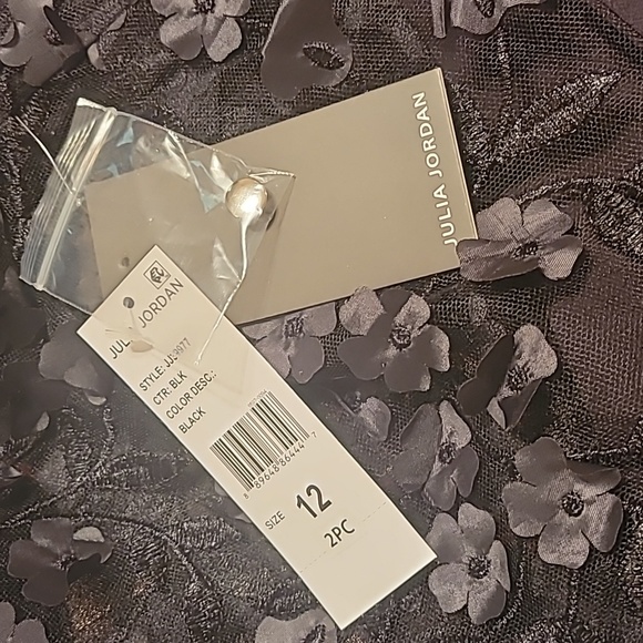 Julia Jordan Women's Black Floral Overlay Jacket & Belted Jumpsuit - Picture 10 of 17